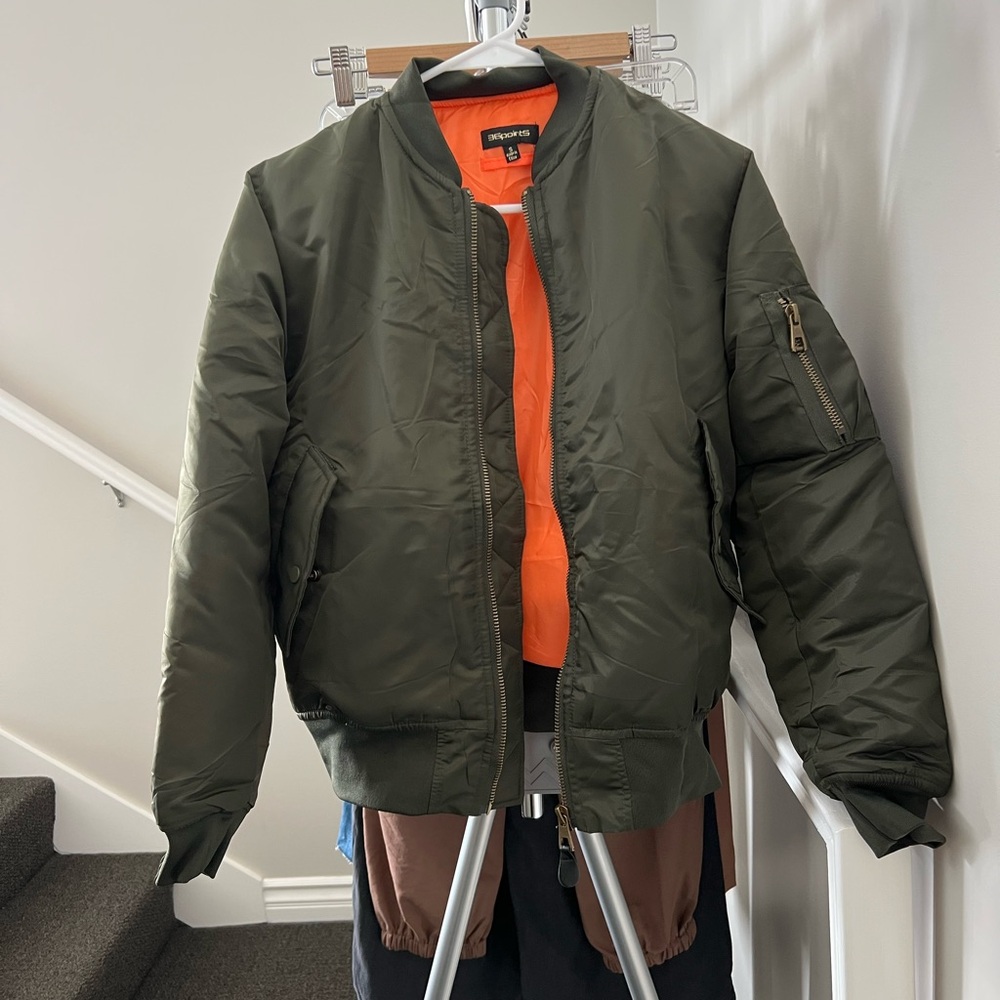 Bomber jacket - Picture 3 of 3